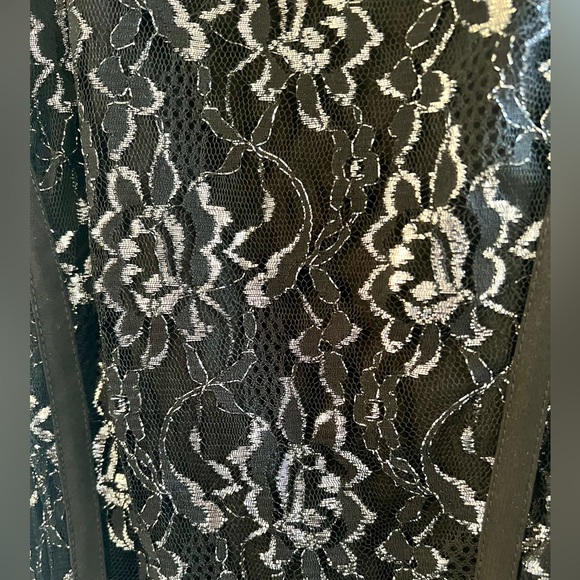 Eci cocktail dress size 8, black and silver floral - Picture 3 of 5